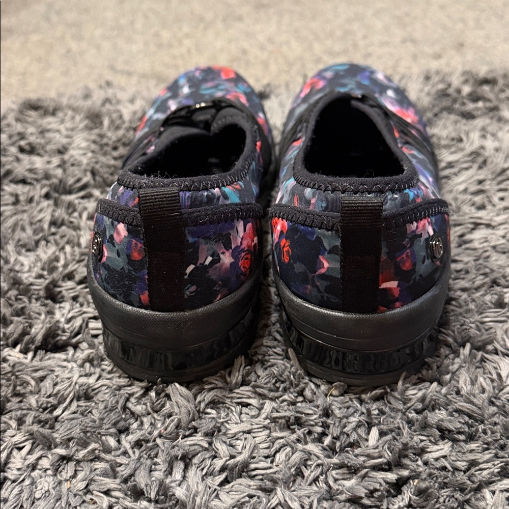 Bzees Slip on Shoes sz 9 - Picture 4 of 8